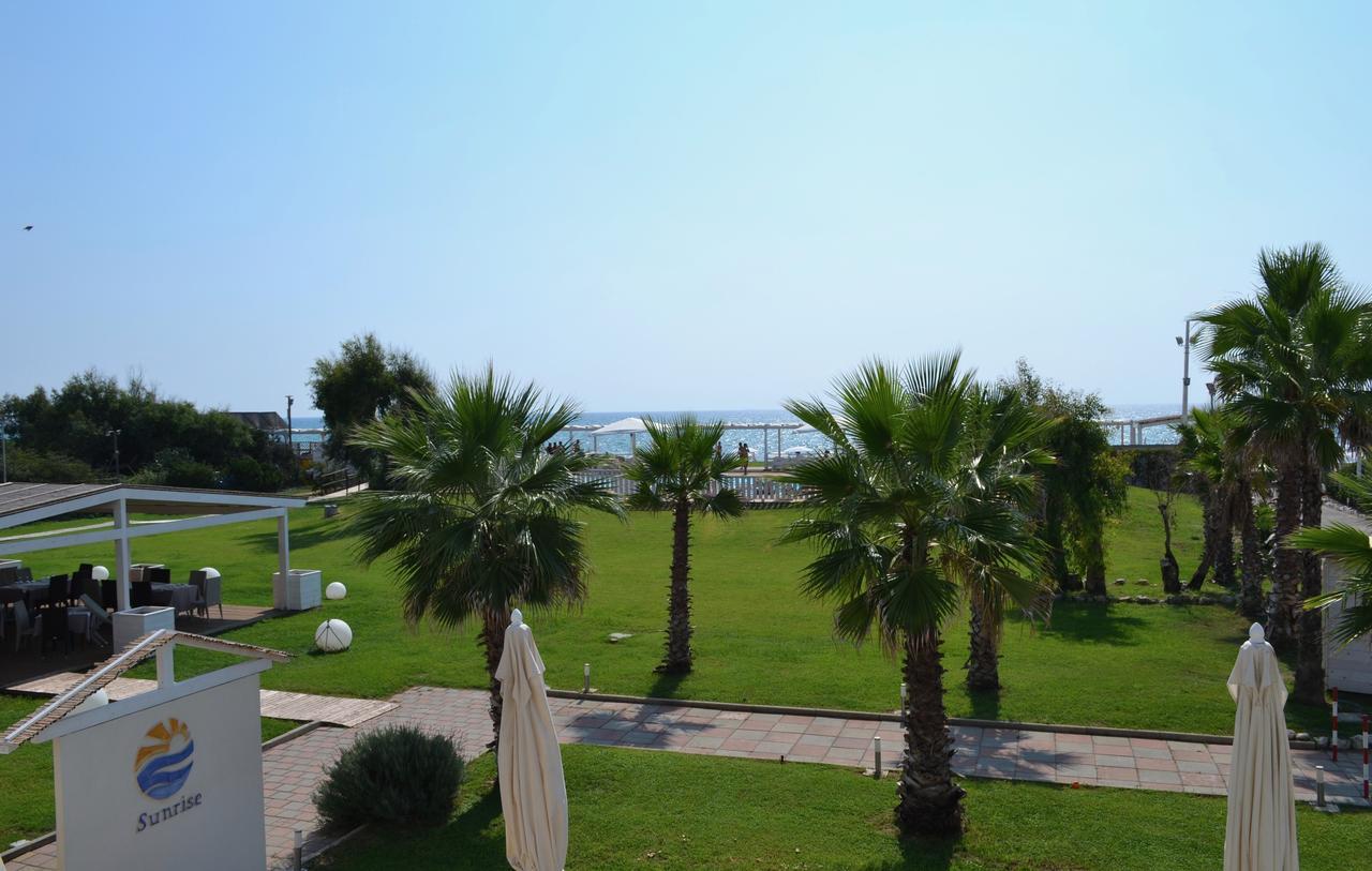 Sunrise Accessible Resort Battipaglia Exterior foto